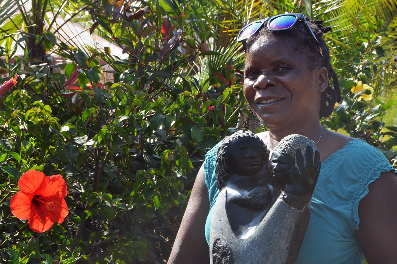 Read more about the article Setkání se zimbabwskou sochařkou Maudy Muhoni