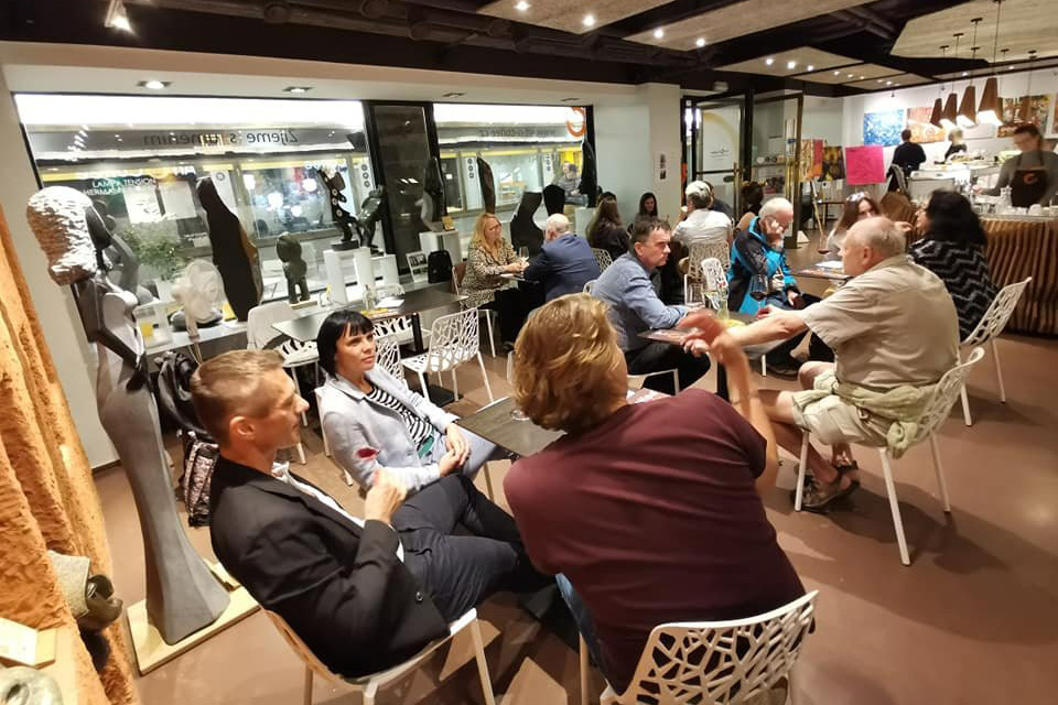 Art-n-Coffee hledá baristu