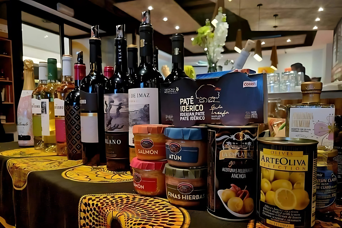 Read more about the article Degustace španělských vín a delikates v Art-n-Coffee/listopad 2024