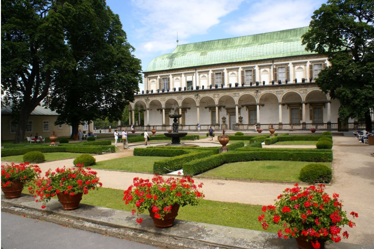 Read more about the article Přednáška Zahrady Pražského hradu v Art-n-Coffee